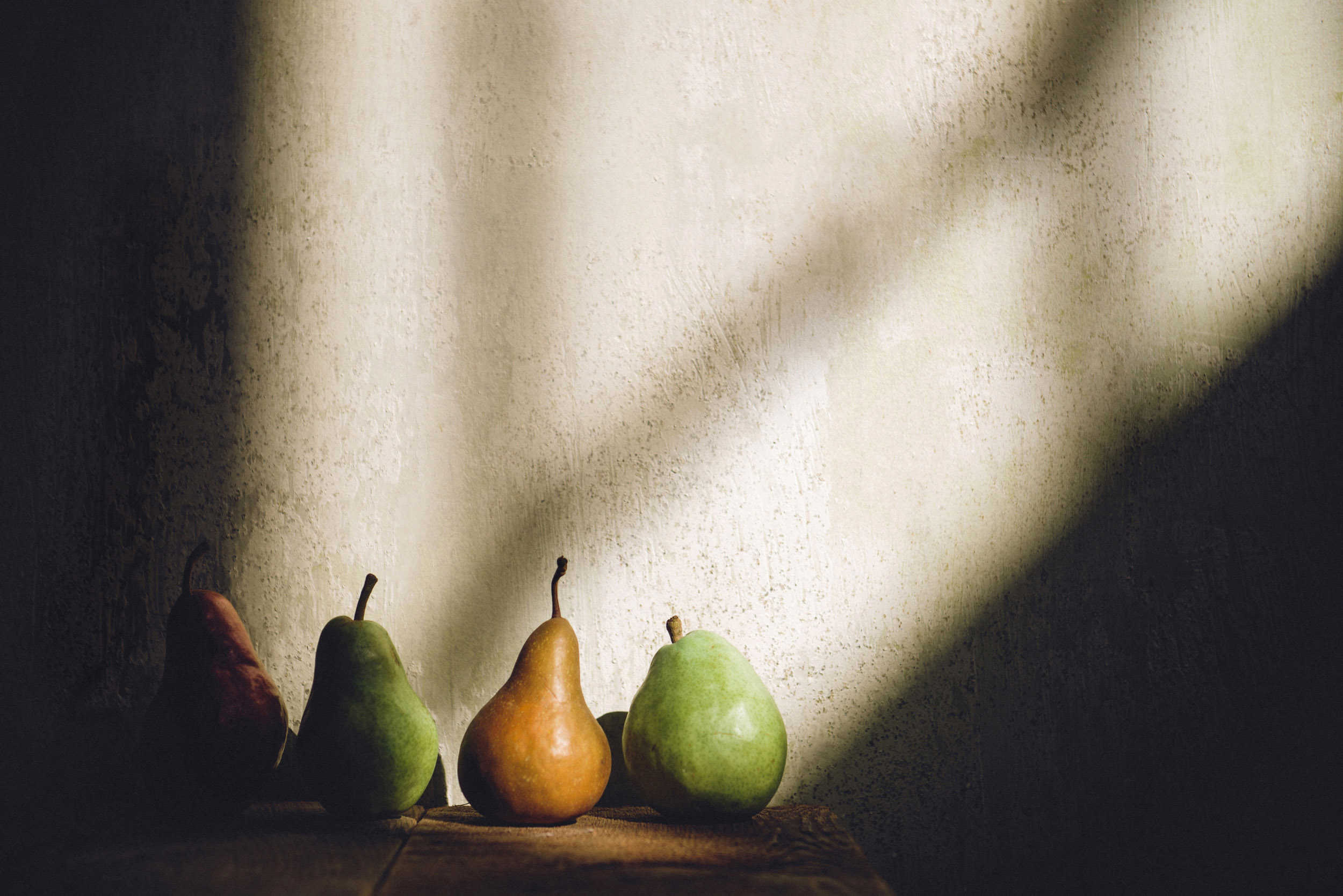 pears-fruit-fall-photography
